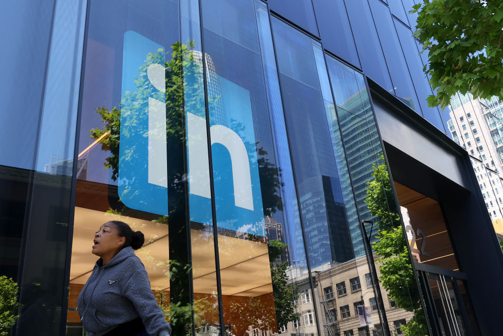 LinkedIn’s first AI recruiting tool is here