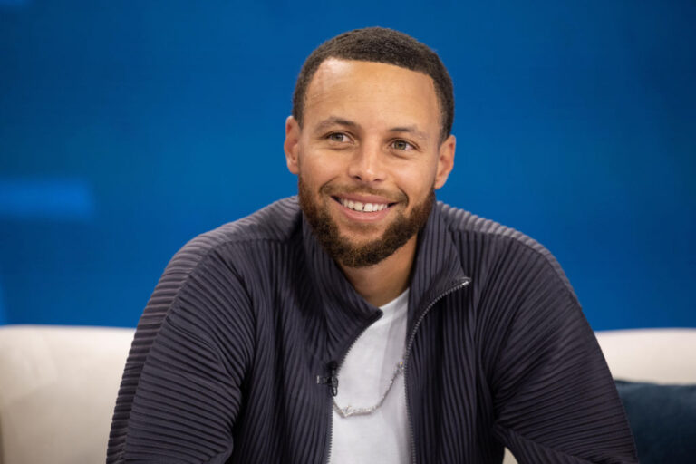 Steph Curry Partners With AI Platform Simplicity To Help Residents Connect More With Their Cities