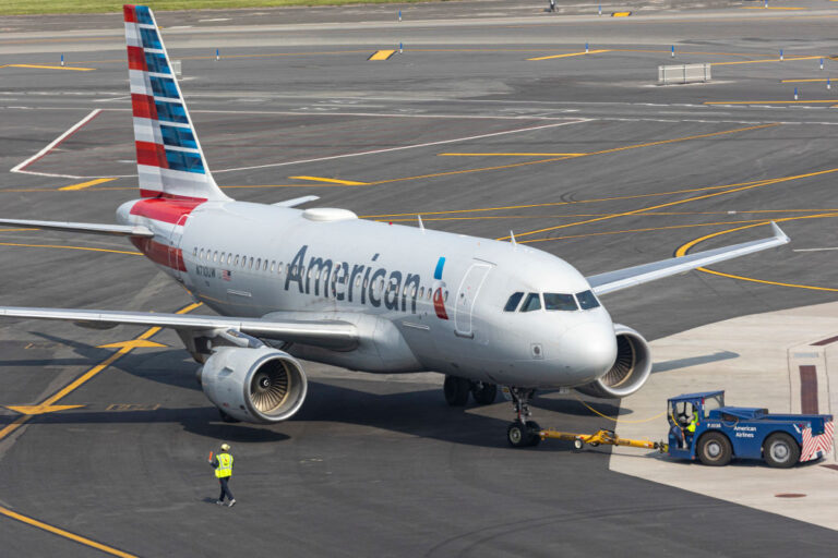 American Airlines, Sued, Discrimination, passenger, Odor