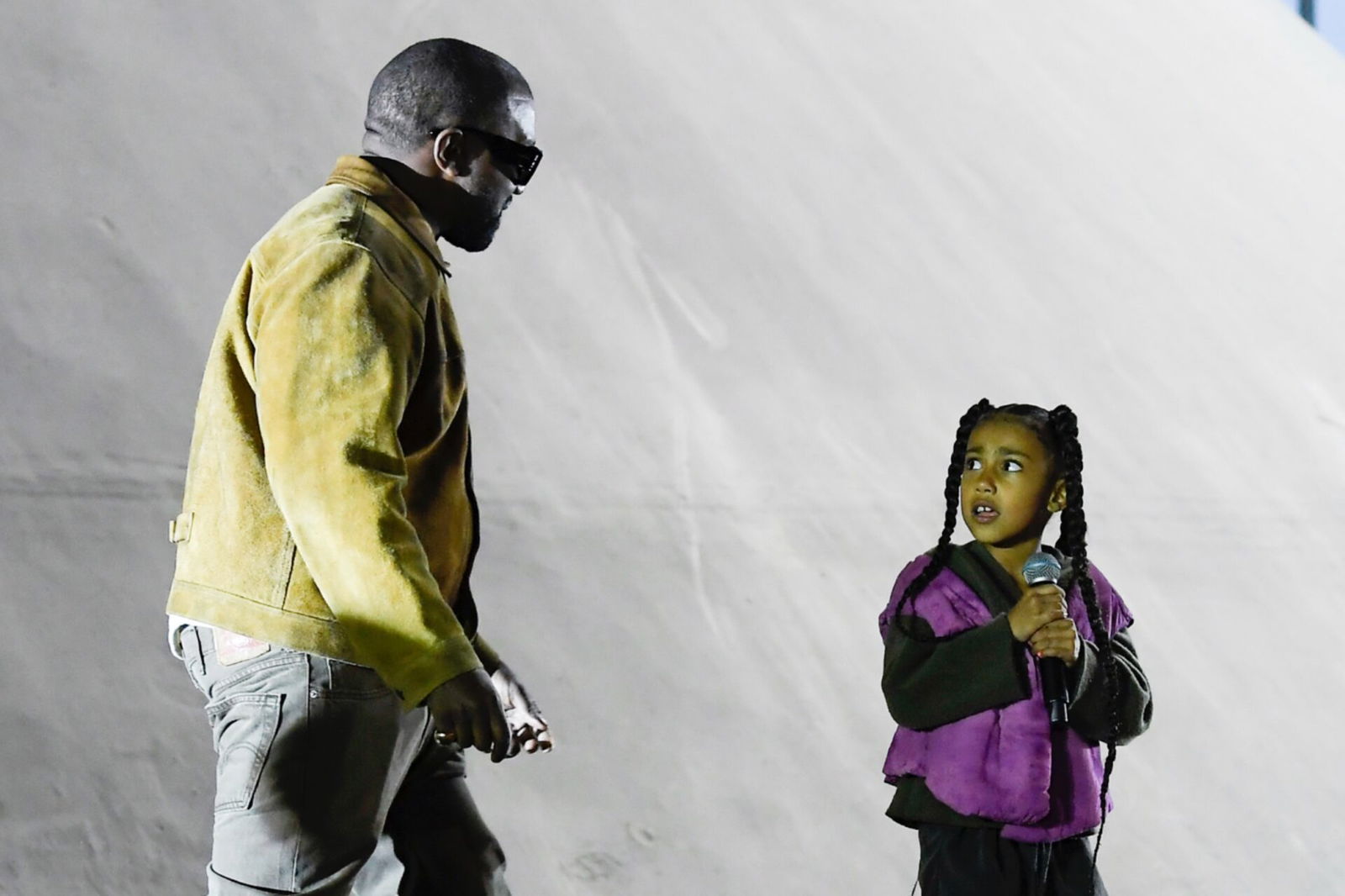 Kanye west, north west, rap, vulture, ye, concert, perform