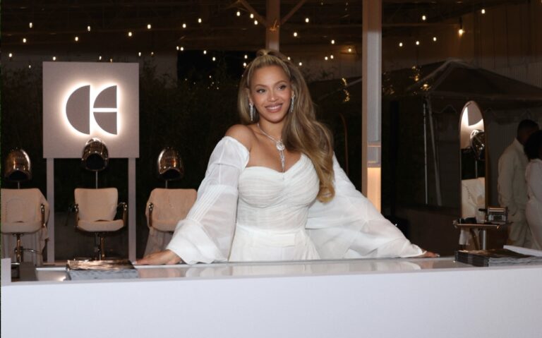 Beyoncé, CÉCRED, Beyonce, Beauty Students, Scholarship