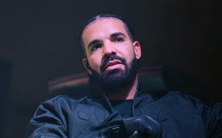 Drake, rapper, streams, billion