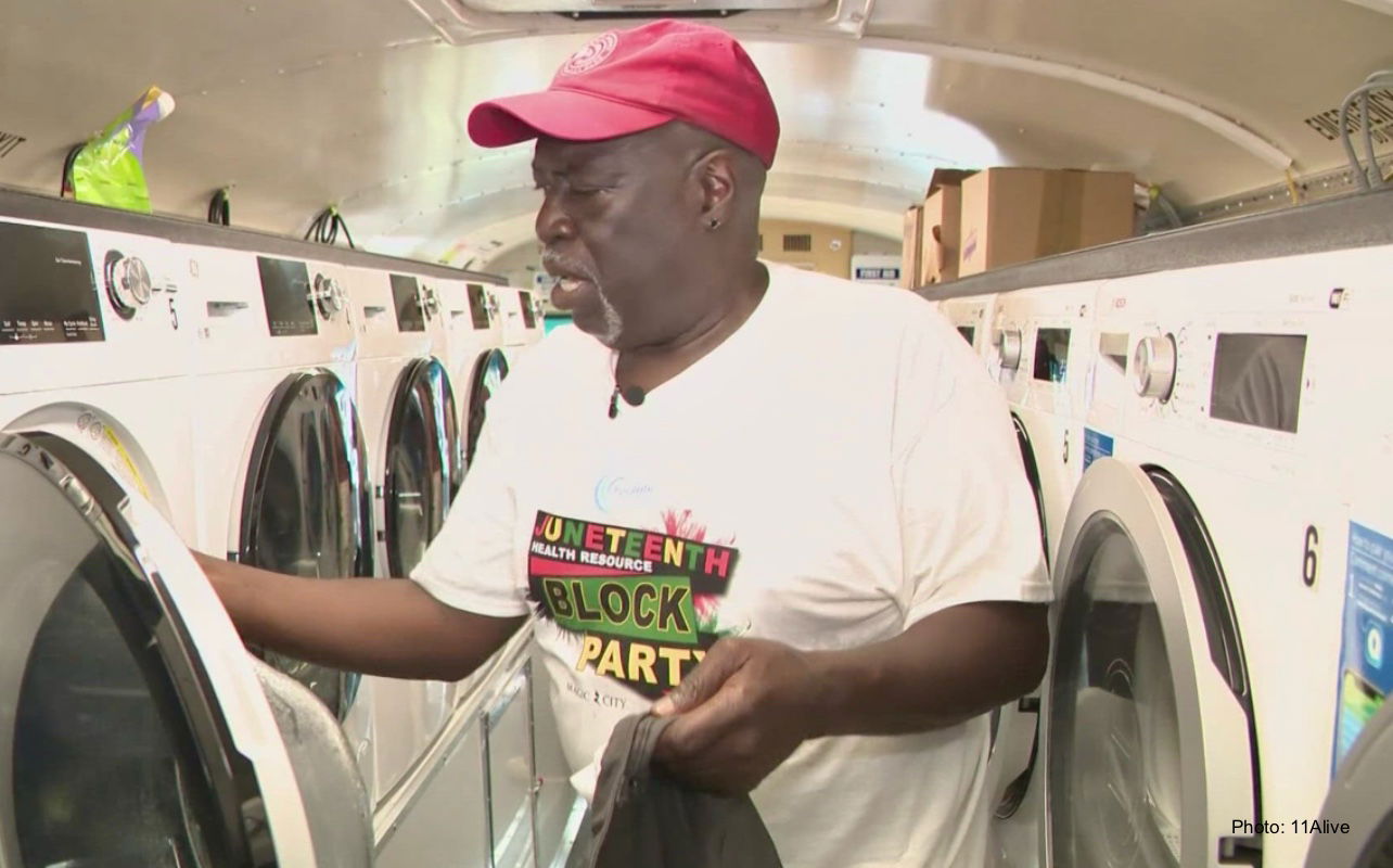 Mobile Laundry Bus, Atlanta, homeless, unhoused