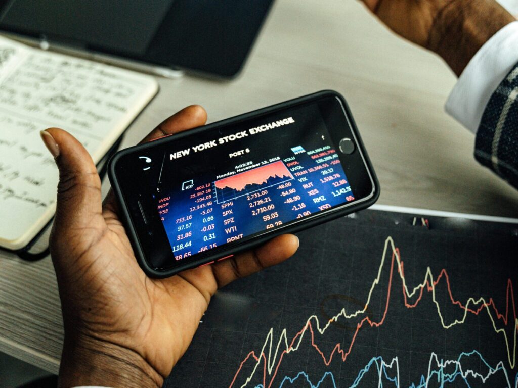 How Do Democrat And Republican Governments Perform In Stock Market?