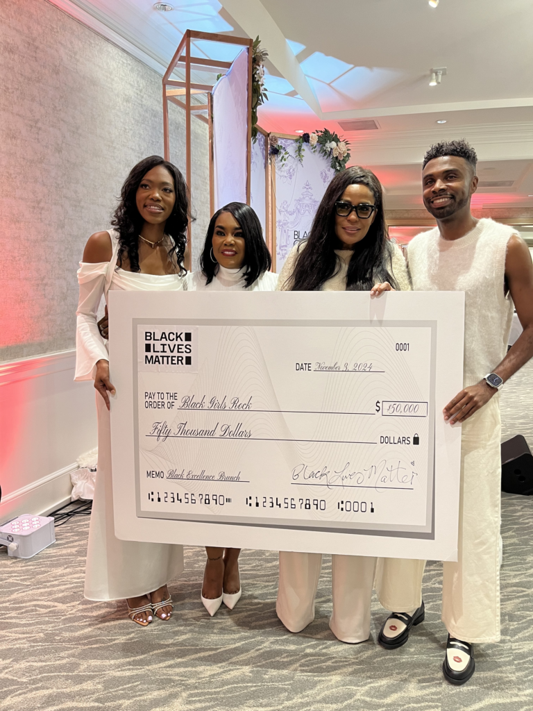 ¡Las chicas negras son geniales! Y BLM honrado en Black Excellence Brunch