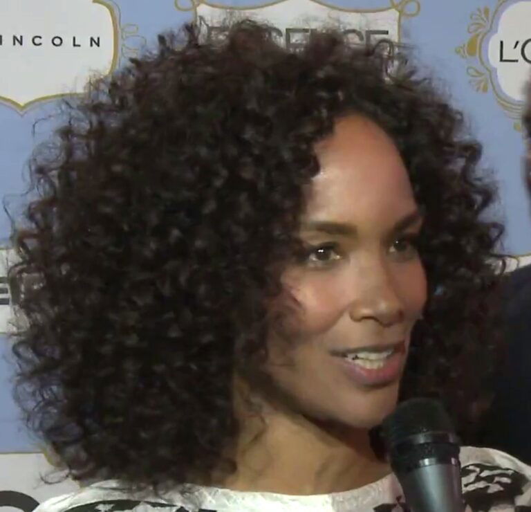 Mara Brock Akil, Judy Blume, forever, Netflix