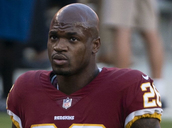 Former NFL Player Adrian Peterson Set To Box In Celebrity Match